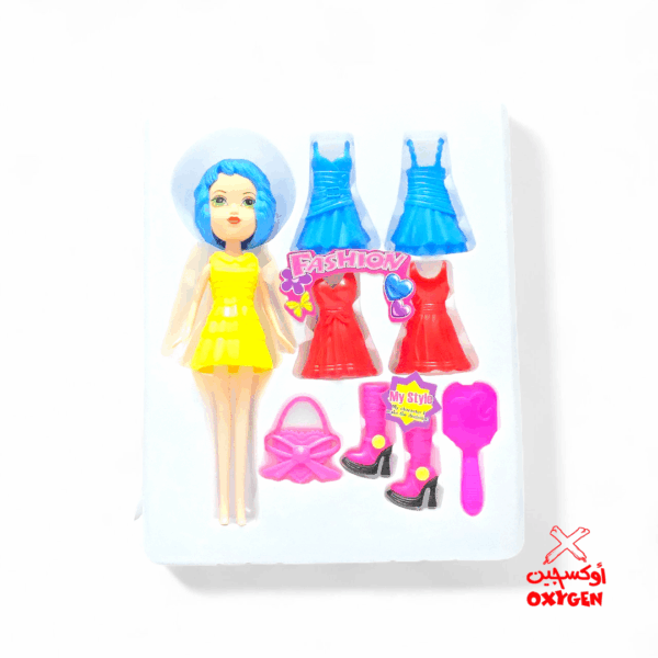 عروسة مع فساتين بلاستيك - DOL2
