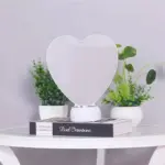 مرايه سحريه مضيئه مع برواز ليد شكل قلب - AN48