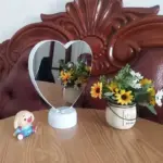 مرايه سحريه مضيئه مع برواز ليد شكل قلب - AN48